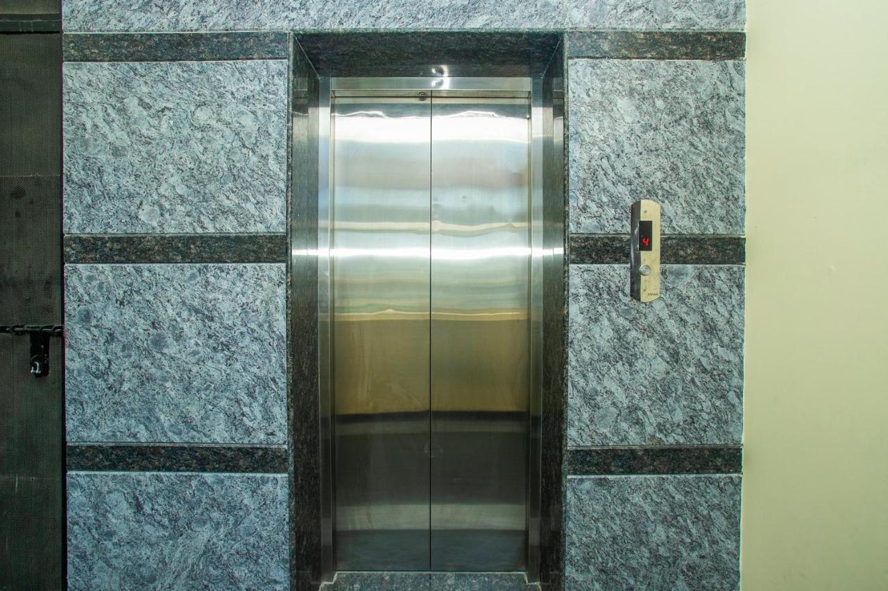 העיר בנגלור Oyo 22837 Chairmen'S Hotel מראה חיצוני תמונה