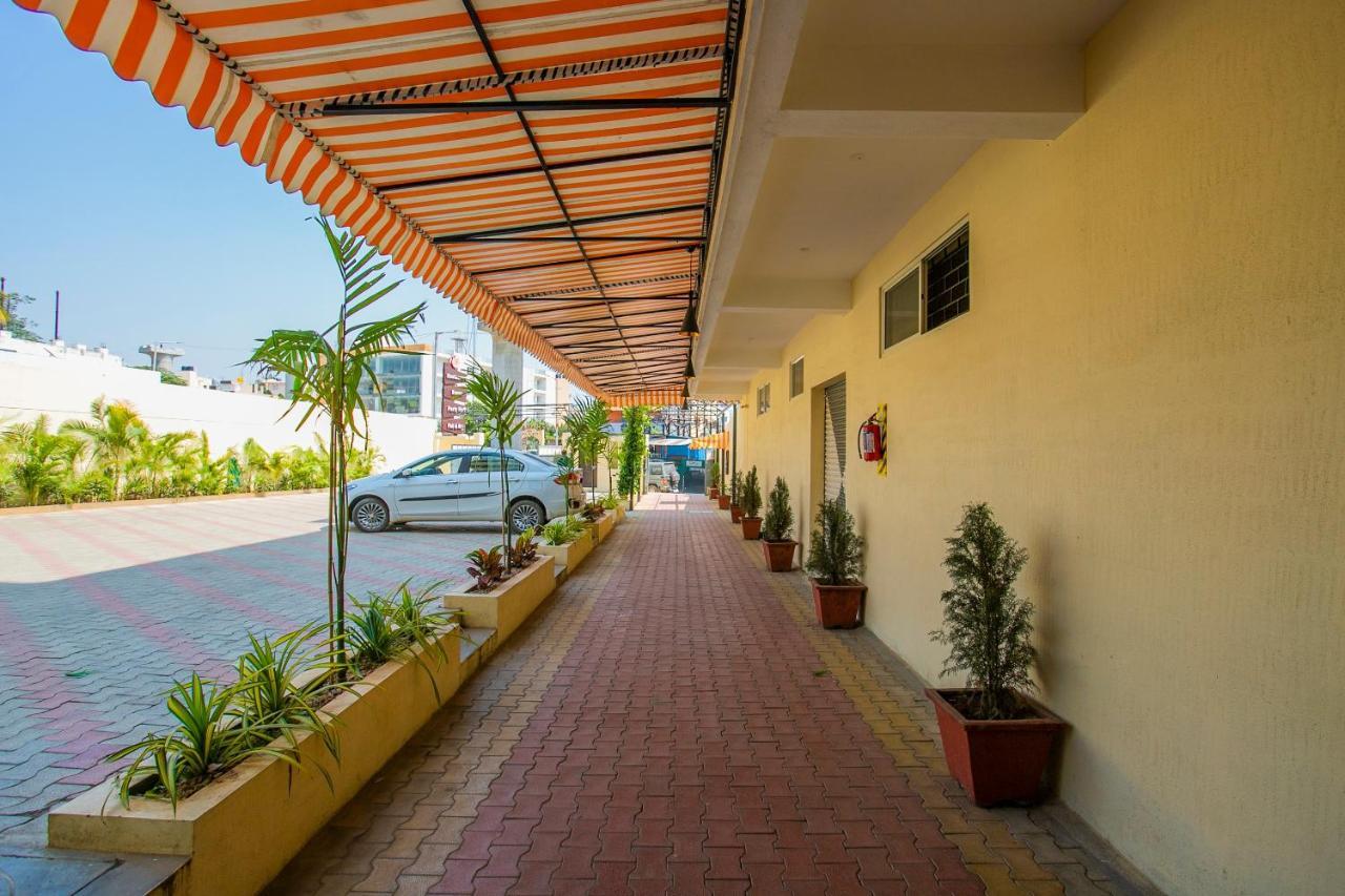 העיר בנגלור Oyo 22837 Chairmen'S Hotel מראה חיצוני תמונה