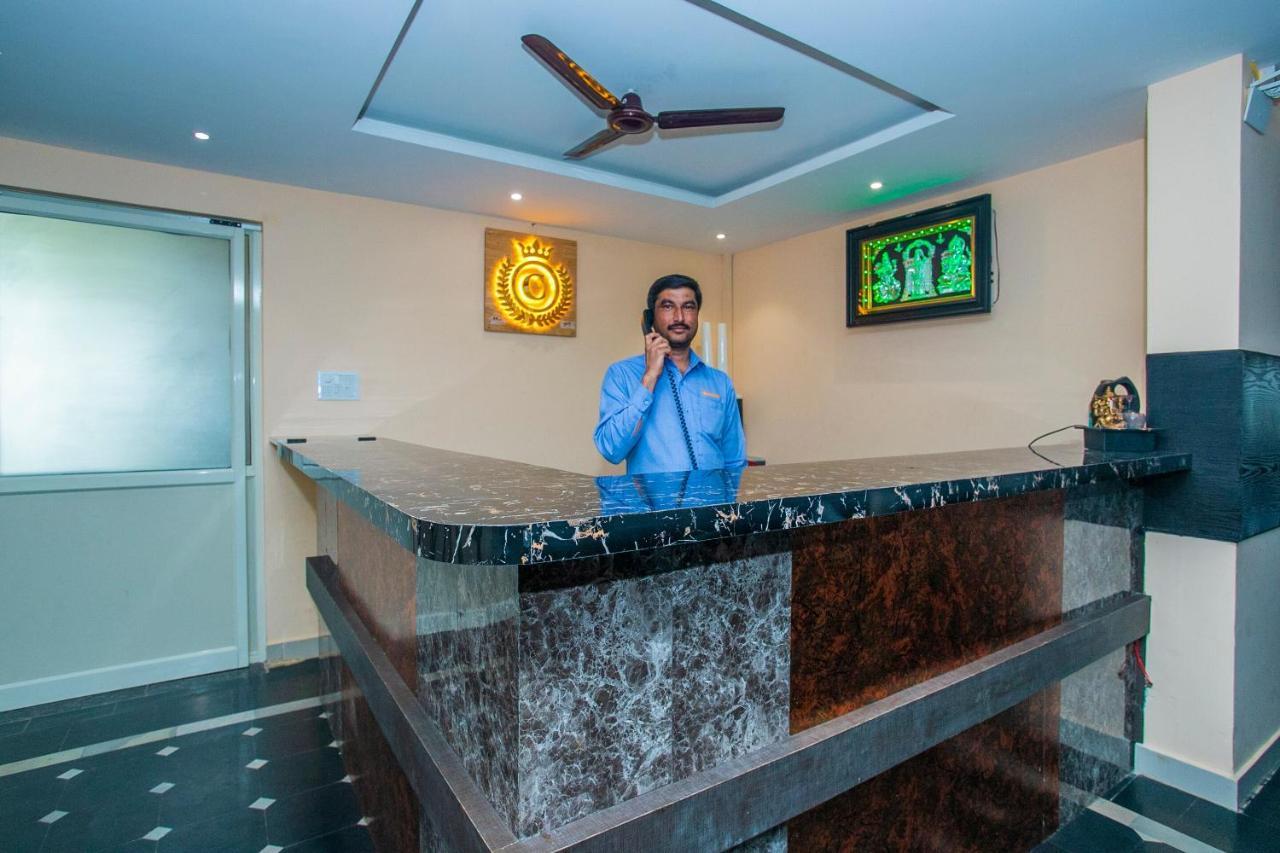 העיר בנגלור Oyo 22837 Chairmen'S Hotel מראה חיצוני תמונה